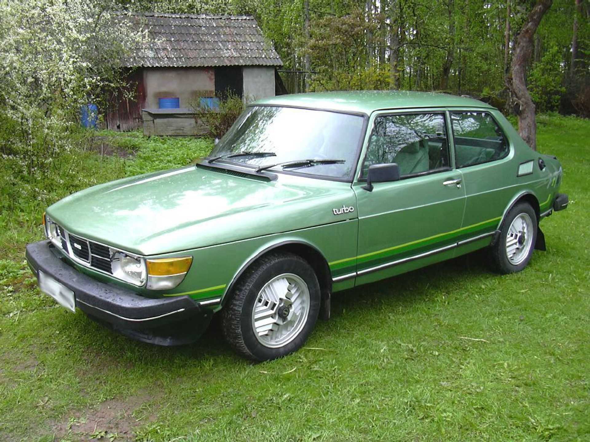 A green Saab 99 Turbo